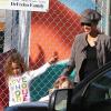 Halle Berry va chercher sa fille Nahla, 4 ans, à l'école à Los Angeles le 3 décembre 2012. L'actrice a le sourire à présent que la bataille judiciaire est terminée.