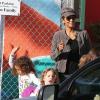 Halle Berry va chercher sa fille Nahla, 4 ans, à l'école à Los Angeles le 3 décembre 2012.