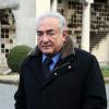Dominique Strauss-Kahn assiste aux obsèques d'Erik Izraelewicz, ancien directeur du journal Le Monde, au Père-Lachaise à Paris, le 4 décembre 2012.