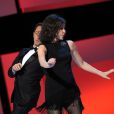 Valérie Lemercier et Gad Elmaleh dansent sur scène lors des César 2010