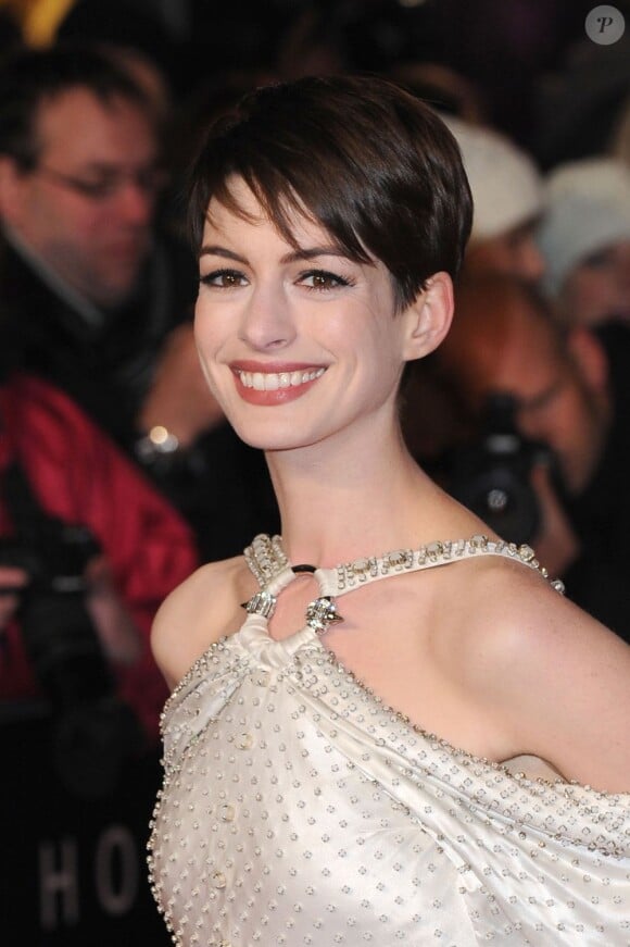 Anne Hathaway scintille lors de la première londonienne du film Les Misérables, le 5 décembre 2012.