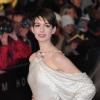 Anne Hathaway glamour et immaculée pendant la première londonienne du film Les Misérables, le 5 décembre 2012.