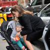 Miranda Kerr et son fils Flynn à New York, le 7 décembre 2012.