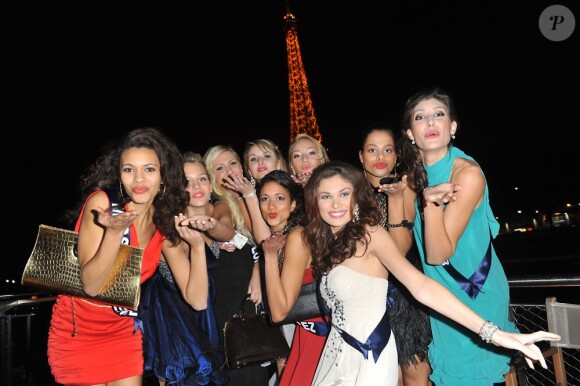 Soirée de présélection des Miss Prestige National 2013 sur le bateau Étoile de Paris le 9 décembre 2012.