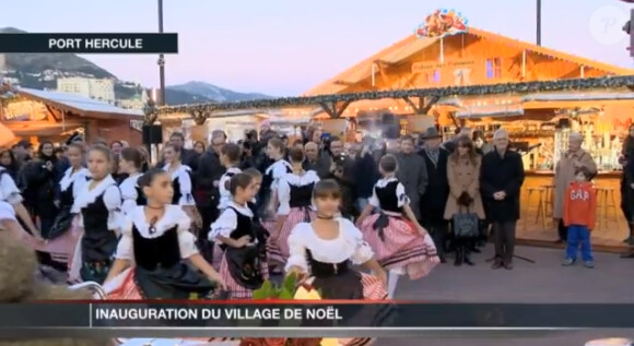 La princesse Caroline de Hanovre et Andrea Casiraghi inauguraient le 5 décembre 2012 le Village de Noël de Monaco, sur le port Hercule.