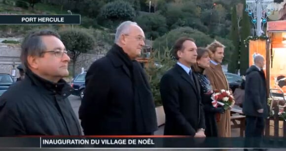 La princesse Caroline de Hanovre et son fils Andrea Casiraghi inauguraient le 5 décembre 2012 le Village de Noël de Monaco, sur le port Hercule.