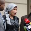 Nafissatou Diallo s'adresse brièvement aux journalistes en quittant le tribunal du Bronx à New York, le 10 décembre 2012. Un accord financier avec Dominique Strauss-Kahn vient d'être signé, mettant fin à 19 mois de procédure.