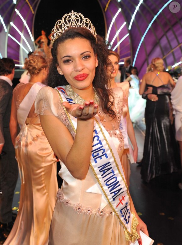 Auline Grac élue Miss Prestige National 2013 au Lido, le 10 décembre 2012