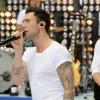 Adam Levine et les Maroon 5 chantent sur le plateau de l'émission Today diffusée sur NBC, au Rockefeller Plaza à New York le 29 juin 2012.