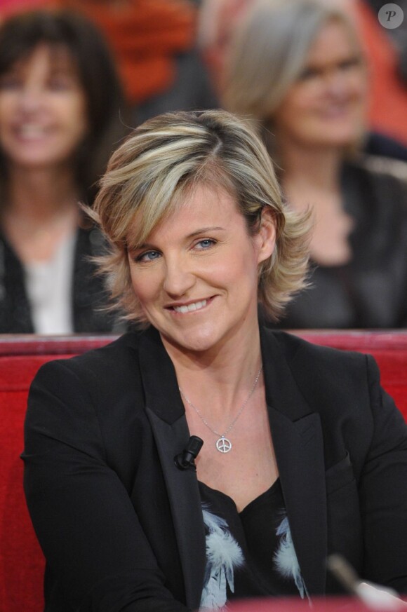 Céline Géraud lors de l'enregistrement de l'émission Vivement Dimanche à Paris le 12 décembre 2012.