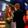 Kate Middleton remettant à Bradley Wiggins son trophée. La duchesse de Cambridge prenait part dimanche 16 décembre 2012 à la cérémonie des BBC Sports Personality of the Year Awards 2012 à l'ExCel Arena de Londres. Son premier engagement depuis l'annonce de sa grossesse et son hospitalisation.