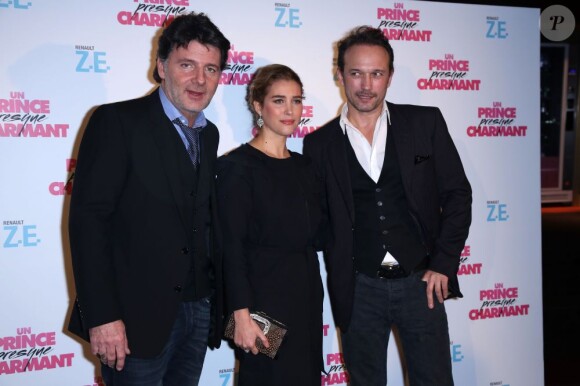 Pierre Lelouche, Vahina Giocante, Vincent Perez à l'avant-première du film Un prince presque charmant à Paris le 17 décembre 2012.