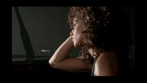 Alicia Keys : Une nouvelle coiffure pour le clip ''Brand New Me''
