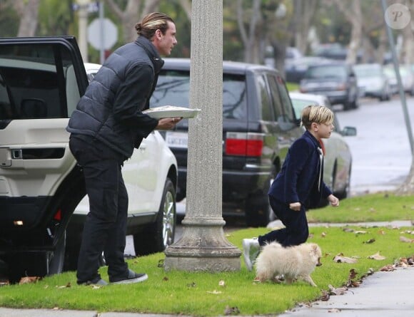 Exclusif - Gavin Rossdale et son fils Kingston rendent visite aux parents de Gwen Stefani. Los Angeles, le 16 décembre 2012.