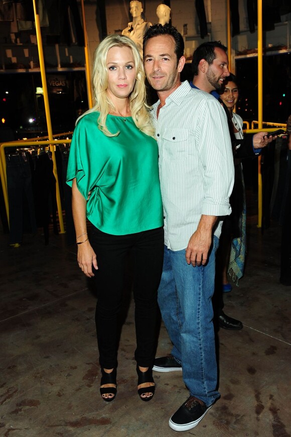 Jennie Garth et Luke Perry le 23 août 2012 à Los Angeles.
