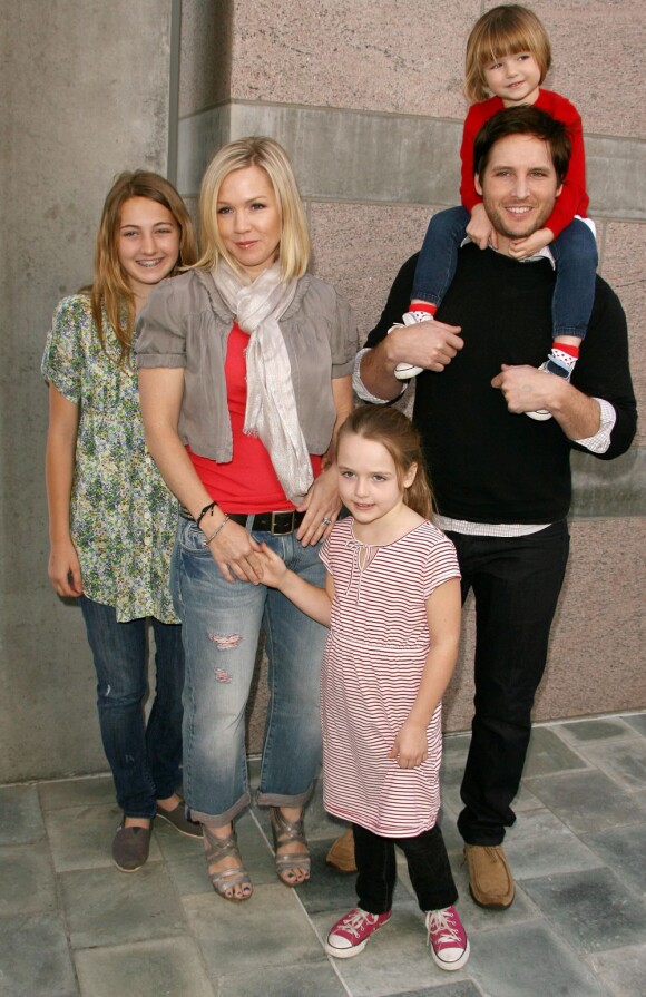 Jennie Garth, Peter Facinelli et leurs enfants à Los Angeles le 28 février 2010.