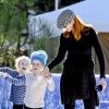 Marcia Cross passe du bon temps à la patinoire de Santa Monica, avec ses jumelles Eden et Savannah, le 20 décembre 2012.