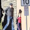 Jason Trawick et Sean Preston, fils de Britney Spears, à Los Angeles, le 27 décembre 2012.