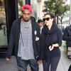 Kim Kardashian et Kanye West quittent le restaurant Nate 'n Al à Beverly Hills. Le 24 décembre 2012.