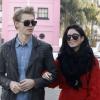 Vanessa Hudgens et son petit ami, le séduisant Austin Butler, se rendent à l'église après avoir été au restaurant japonais, à Hollywood, le 30 décembre 2012.