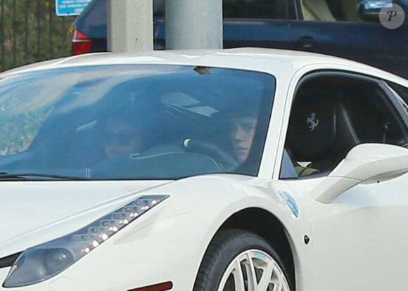 Justin Bieber et Selena Gomez dans la voiture du chanteur à Los Angeles, le 3 décembre 2012.
