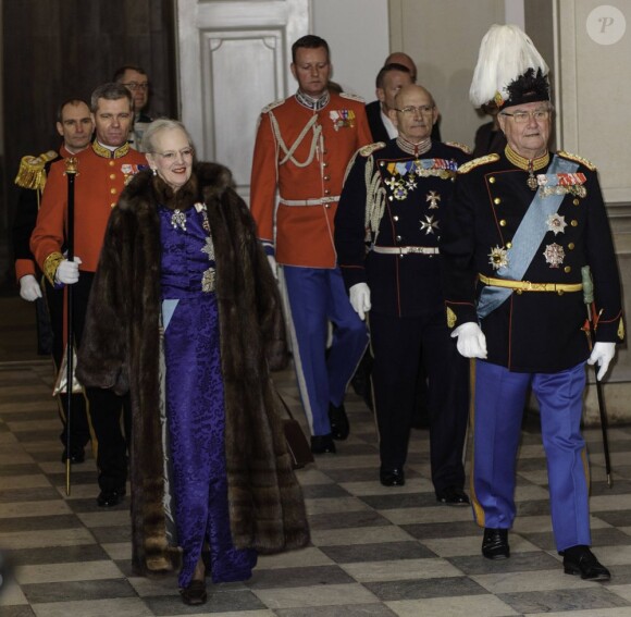 La reine Margrethe II de Danemark, le prince Henrik, le prince Frederik et la princesse Mary recevaient le 3 janvier 2013 le corps diplomatique à Christiansborg.