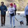 Rose McGowan et son compagnon promènent leur chien à Hollywood (Californie), le 3 janvier 2013.