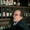 Gérard Depardieu faisant la promotion de son vin d'Anjou "Château de Tignes", à Moscou, le 28 octobre 2007.