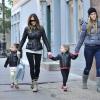 La super maman Sarah Jessica Parker emmène son fils James à l'école avant de venir chercher ses jumelles Marion et Tabitha, 3 ans, à New York, le 7 janvier 2013