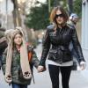 La super maman Sarah Jessica Parker emmène son fils, l'adorable James à l'école avant de venir chercher ses jumelles Marion et Tabitha, à New York, le 7 janvier 2013