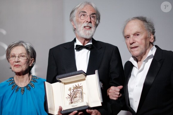 La Palme d'Or 2012 a été remise à Amour de Michael Haneke, entouré d'Emmanuelle Riva et de Jean-Louis Trintignant. Cannes, le 27, mai
