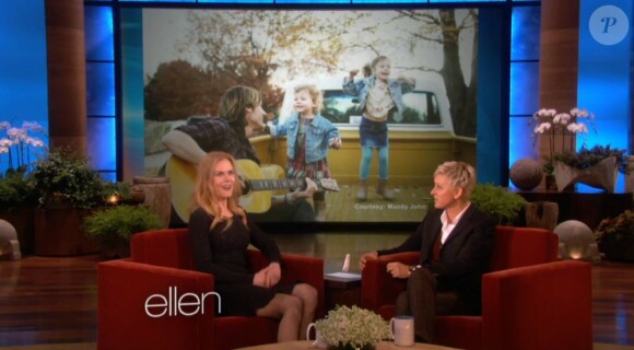 Nicole Kidman dévoile des photos intimes sur le plateau de Ellen DeGeneres. Janvier 2013.