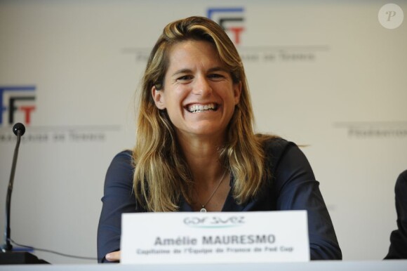 Amélie Mauresmo lors d'une conférence de presse à Roland Garros le 20 juillet 2012