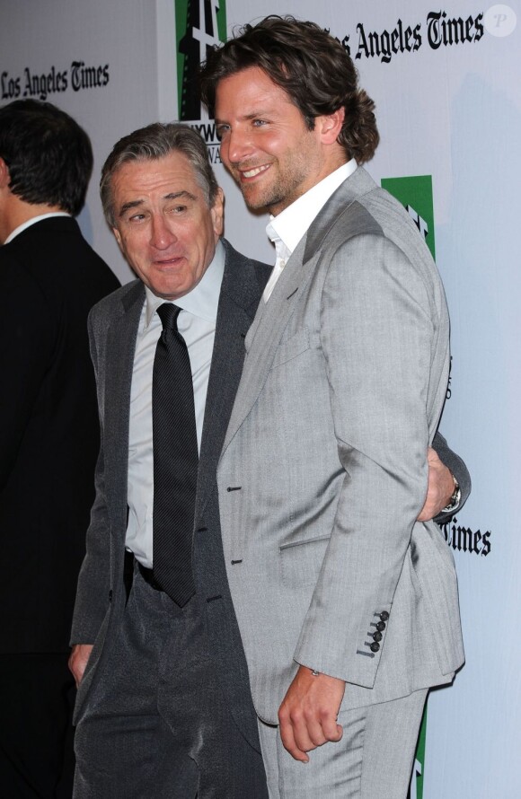 Robert De Niro et Bradley Cooper lors du gala Hollywood Film Awards à l'hôtel Beverly Hilton de Beverly Hills, le 22 octobre 2012.