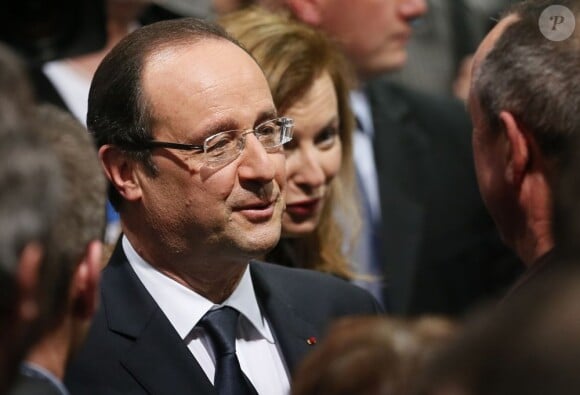 Le président Francois Hollande, accompagné de Valérie Trierweiler, lors de ses voeux en Corrèze à Tulle le 19 janvier 2013