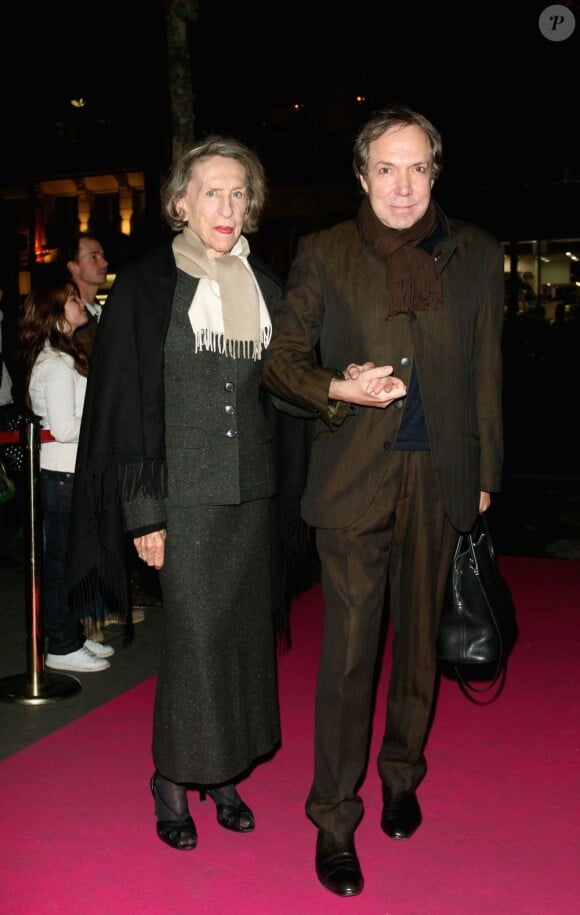 Andrée Putman à l'inauguration de la statue de cire d'Arielle Dombasle au Musée Grévin à Paris, le 15 octobre 2007.