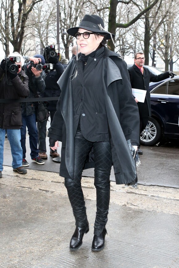 La chanteuse Dani arrive au défilé Chanel Haute Couture le 22 janvier 2013