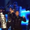Robbie Williams avec son groupe Take That, sur la scène des Echo Music Awards à Berlin, le 24 mars 2011.