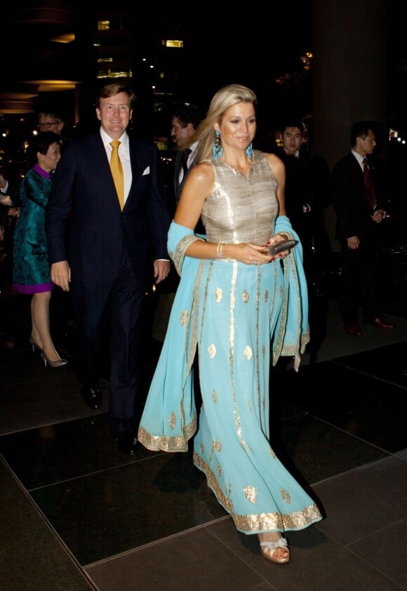 La reine Beatrix des Pays-Bas, le prince héritier Willem-Alexander et la princesse Maxima lors du concert offert pour la fin de leur visite à Singapour, le 25 janvier 2013.