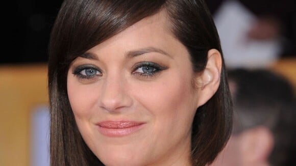 Marion Cotillard angélique aux SAG Awards : Dior et nouvelle coupe, on adore !