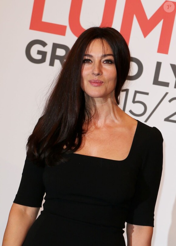 Monica Bellucci, lors d'une projection du film l'Epouvantail de Jerry Schatzberg lors de la soirée d'ouverture du 4e festival Lumière de Lyon à la halle Tony Garnier de Lyon le 15 octobre 2012.