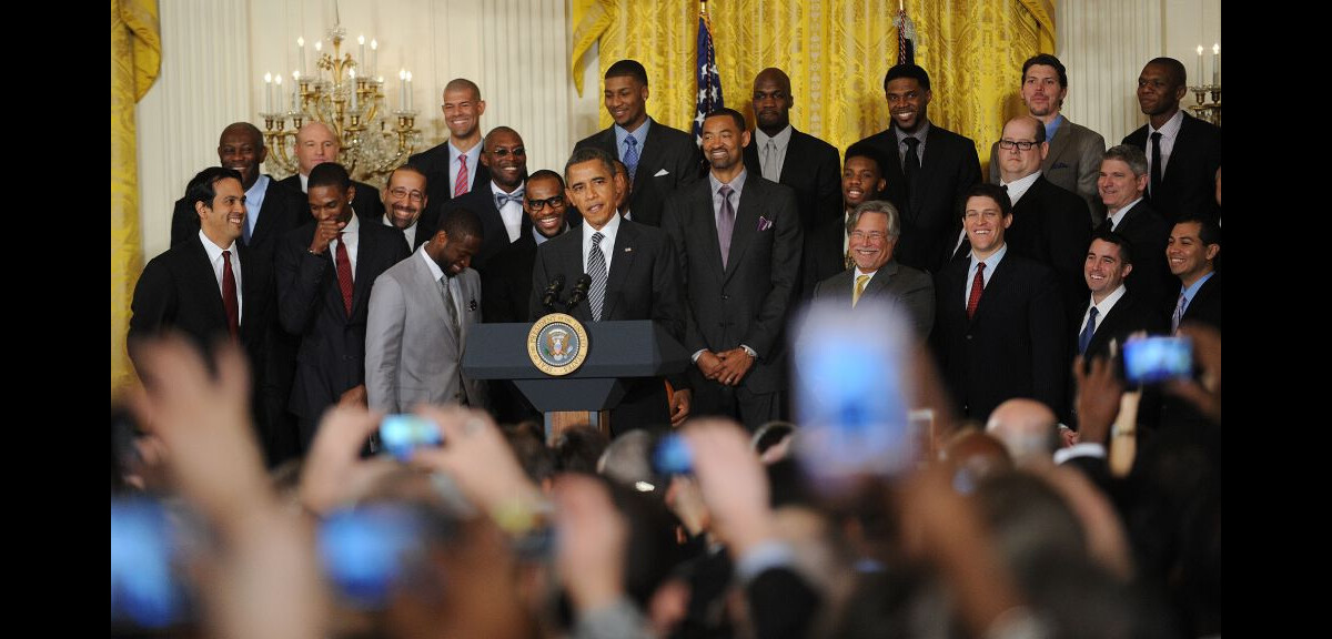 Photo : Barack Obama et toute l'équipe du Heat de Miami, champion NBA ...