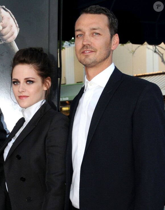 Kristen Stewart et Rupert Sanders à la première de "Blanche-Neige et le chasseur" à Los Angeles, le 29 mai 2012.