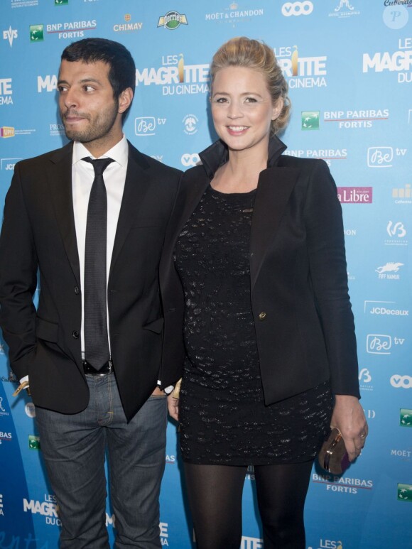 Virginie Efira enceinte et amoureuse au côté de son compagnon Mabrouk El Mechri lors de la 3e cérémonie des Magritte du cinema à Bruxelles, le 2 février 2013.