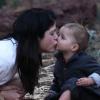 Exclusif - Selma Blair et son fils Arthur partagent un tendre baiser lors d'un moment à deux dans un parc à Studio City. Los Angeles, le 22 janvier 2013.