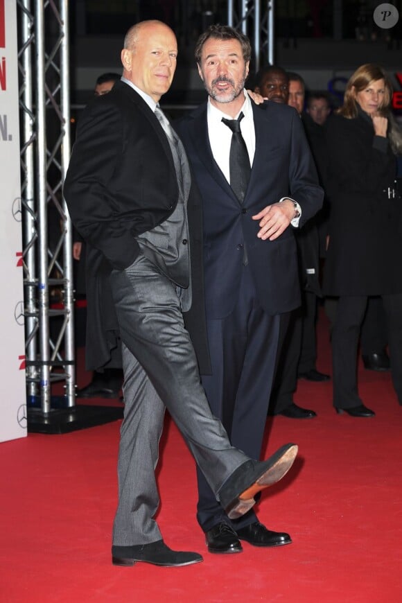 Bruce Willis et l'acteur Sebastian Koch à la première de Die Hard : Belle journée pour mourir à Berlin, le 4 février 2013.