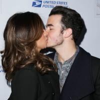 Kevin Jonas et sa femme Danielle : Baiser timbré pour la Saint-Valentin