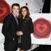 Kevin Jonas et sa femme Danielle, lors de la présentation du timbre spécial Saint-Valentin par la poste américaine, à New York, le 5 février 2013.