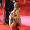 Jane Fonda, sublime dans une robe dorée, lors de la cérémonie d'ouverture du festival de Berlin, le 7 février 2013.