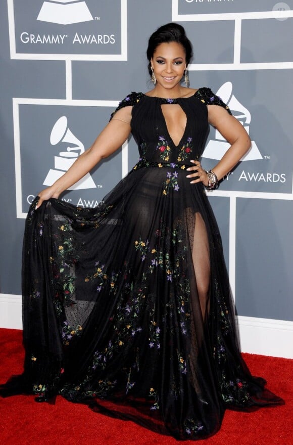 La chanteuse Ashanti aux Grammy Awards 2013. Los Angeles le 10 février 2013
